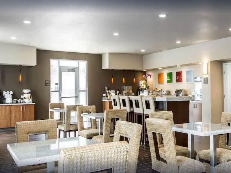 Hotel Comfort - Sacramento Airport
