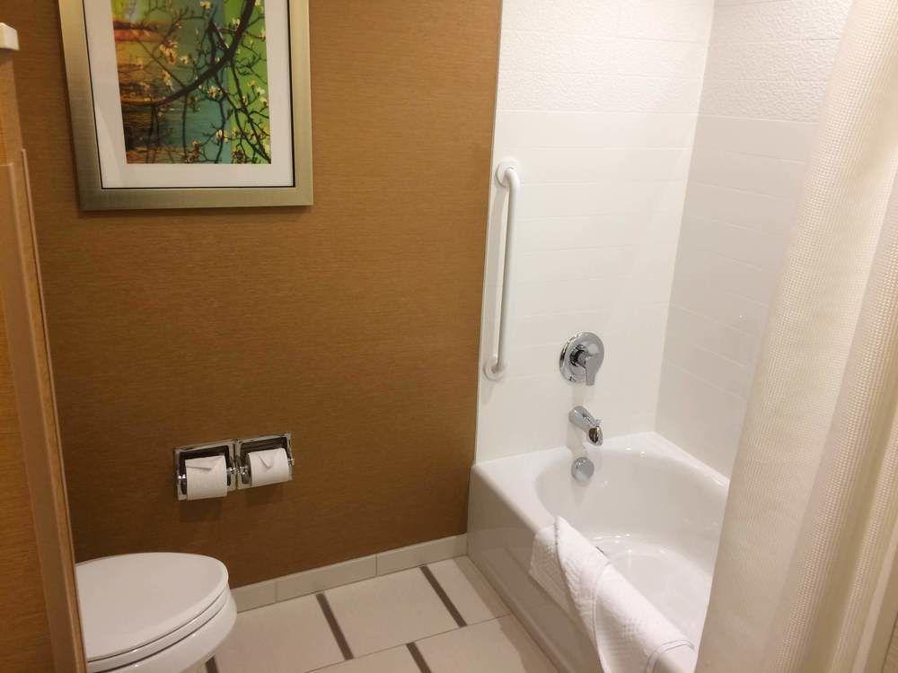 Comfort - Sacramento Airport Hotel 2*